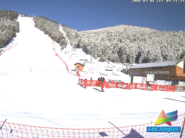 http://www.ski-cams.com/buzon/2007-2008/2008-03-06 - 0922 - Les Angles - pla-del-mir.jpg